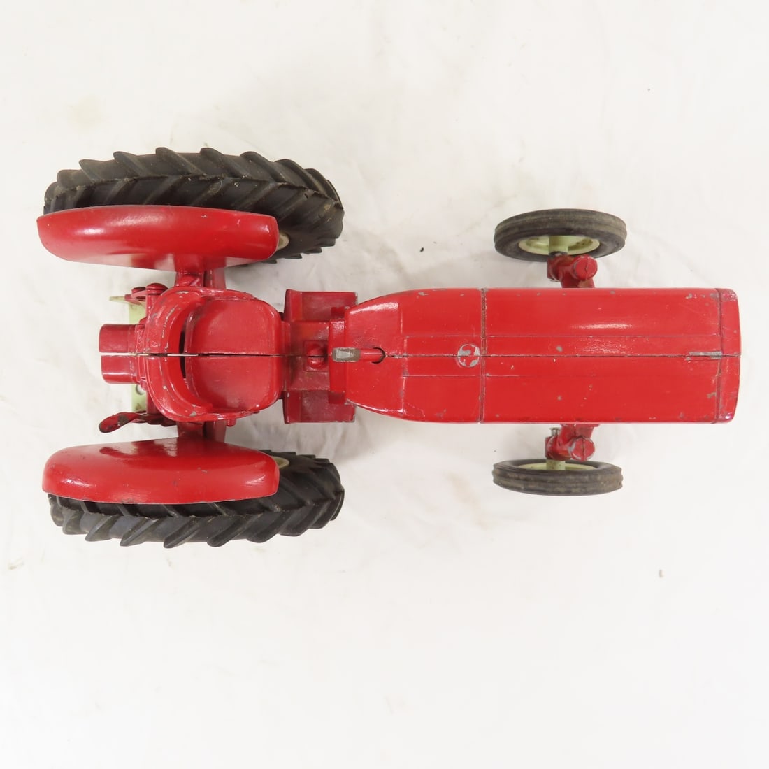 ERTL International 240 & 340 Utility Tractors - 9