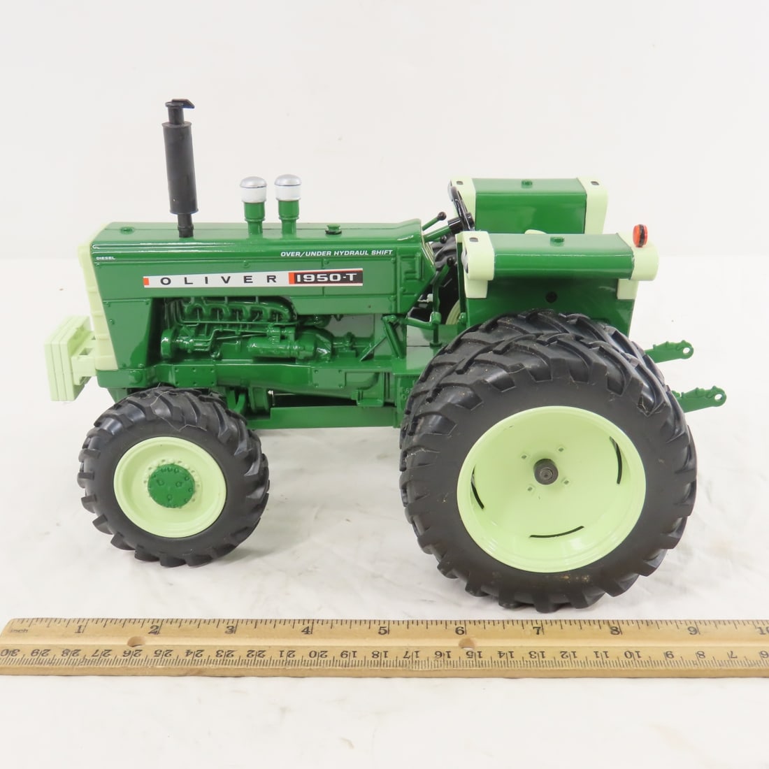 ERTL Oliver 1950-T Tractor 2002 Toy Farmer - 2
