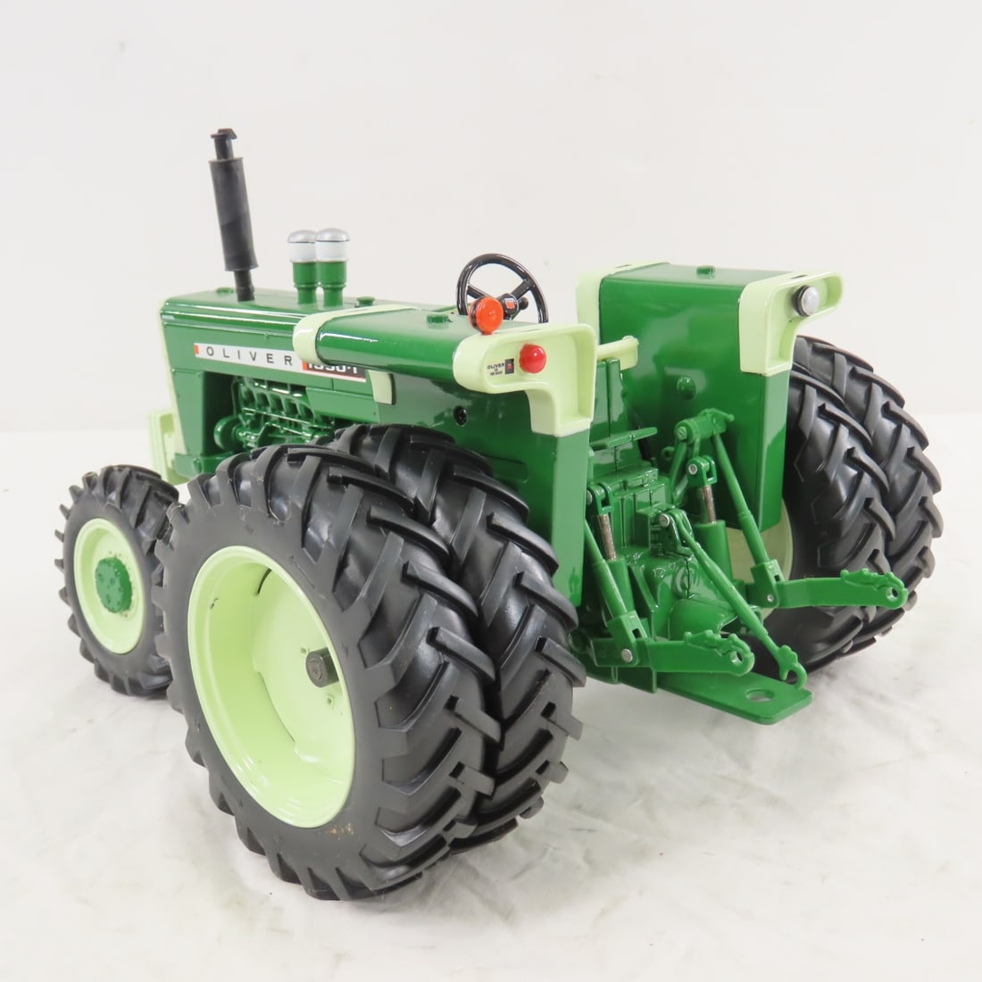 ERTL Oliver 1950-T Tractor 2002 Toy Farmer - 3