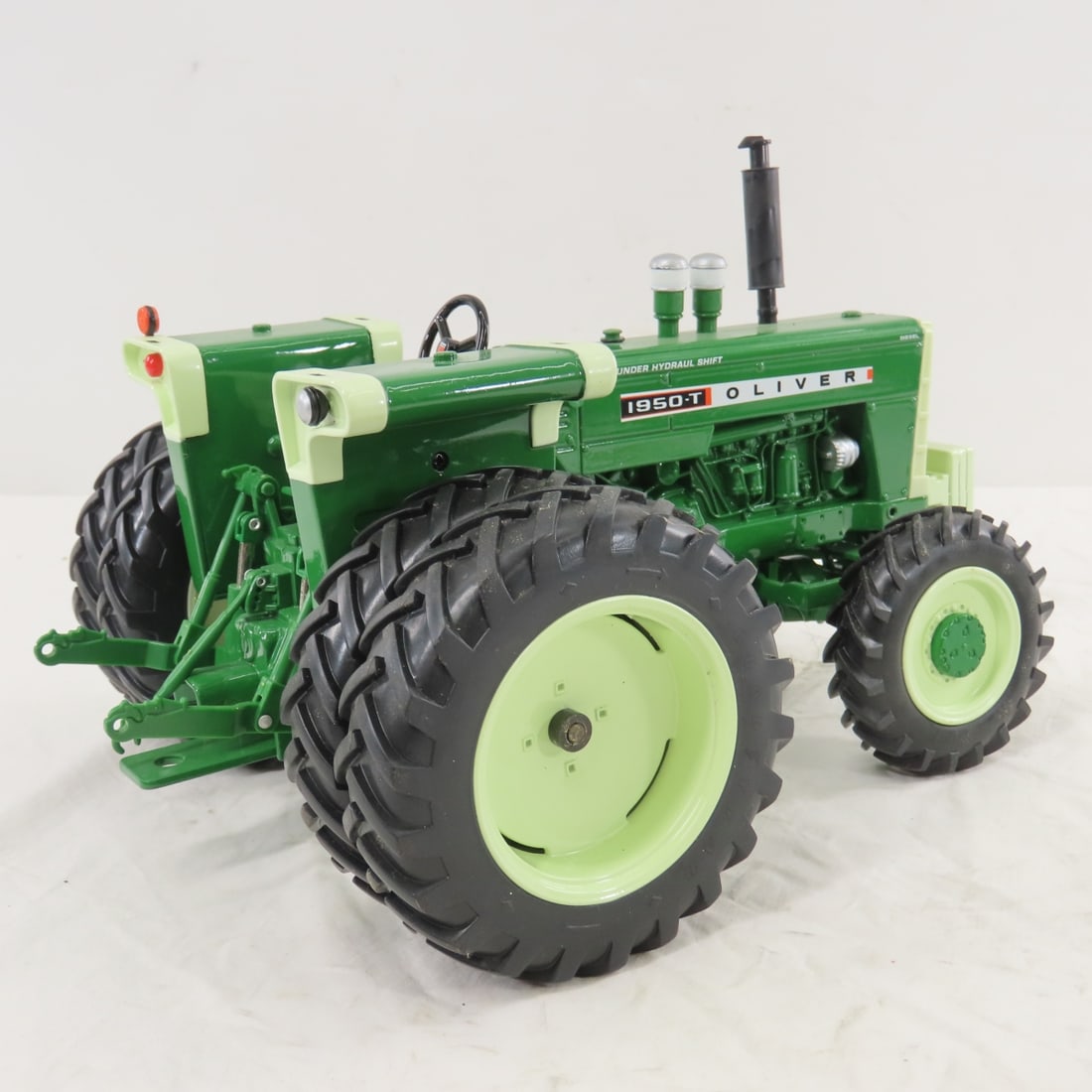 ERTL Oliver 1950-T Tractor 2002 Toy Farmer - 5