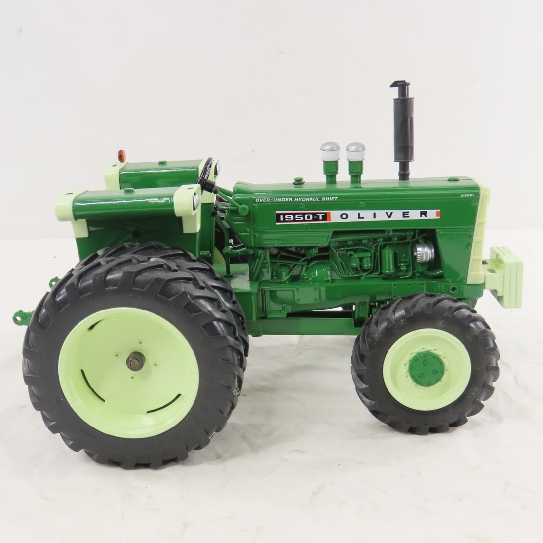 ERTL Oliver 1950-T Tractor 2002 Toy Farmer - 6