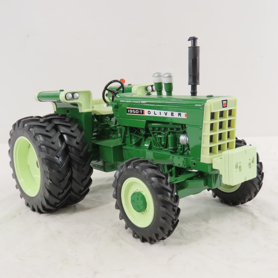 ERTL Oliver 1950-T Tractor 2002 Toy Farmer - 7