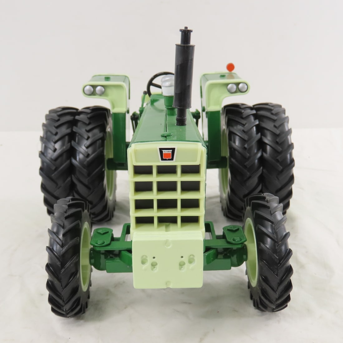 ERTL Oliver 1950-T Tractor 2002 Toy Farmer - 8