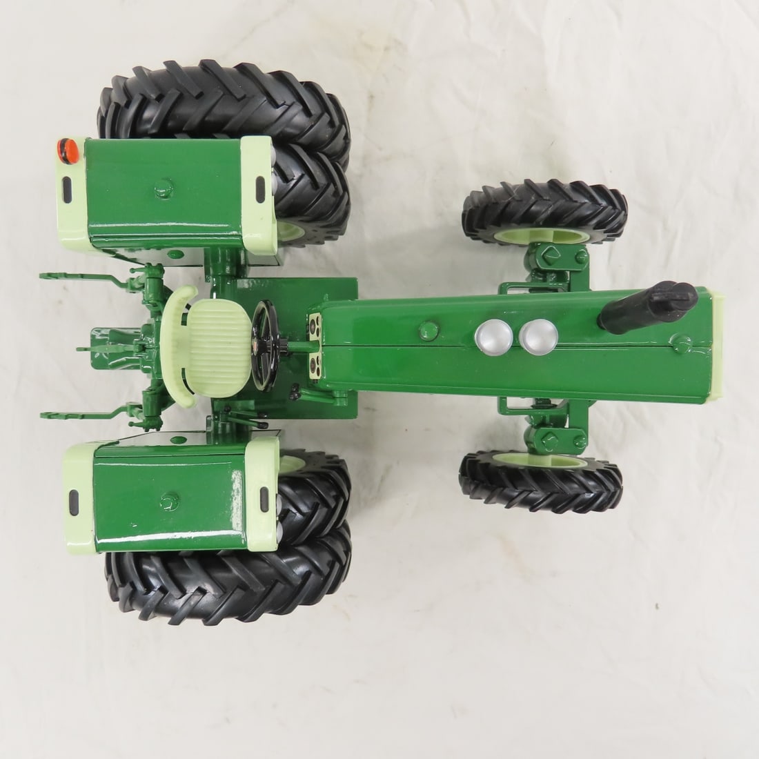 ERTL Oliver 1950-T Tractor 2002 Toy Farmer - 9