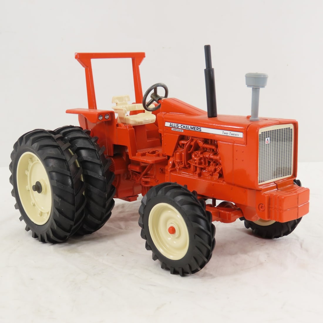 ERTL A-C Landhandler Two-Twenty 1995 Toy Farmer - 7