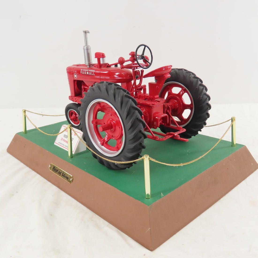 SpecCast McCormick-Deering Farmall M Best of Show - 3