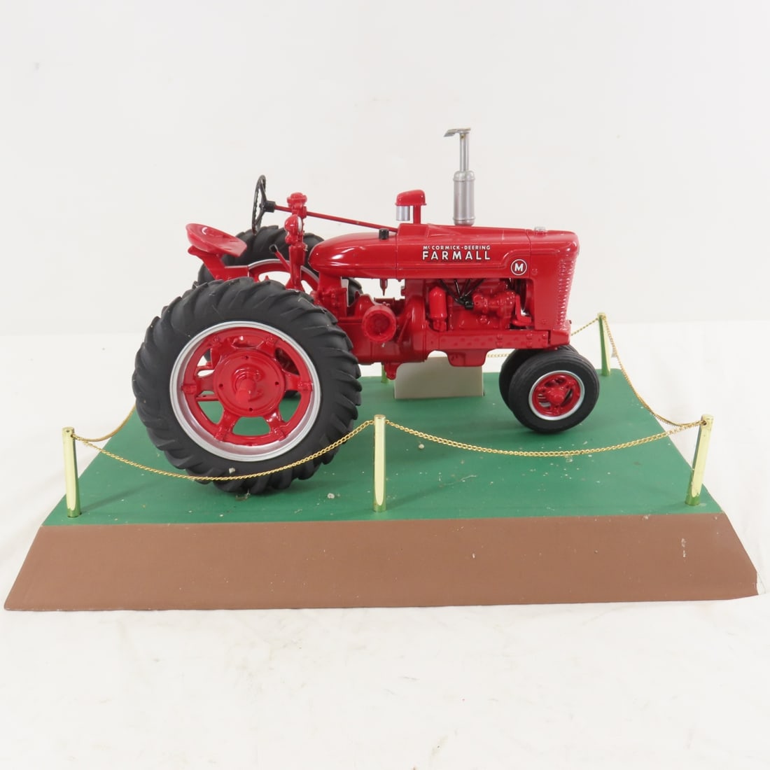 SpecCast McCormick-Deering Farmall M Best of Show - 6