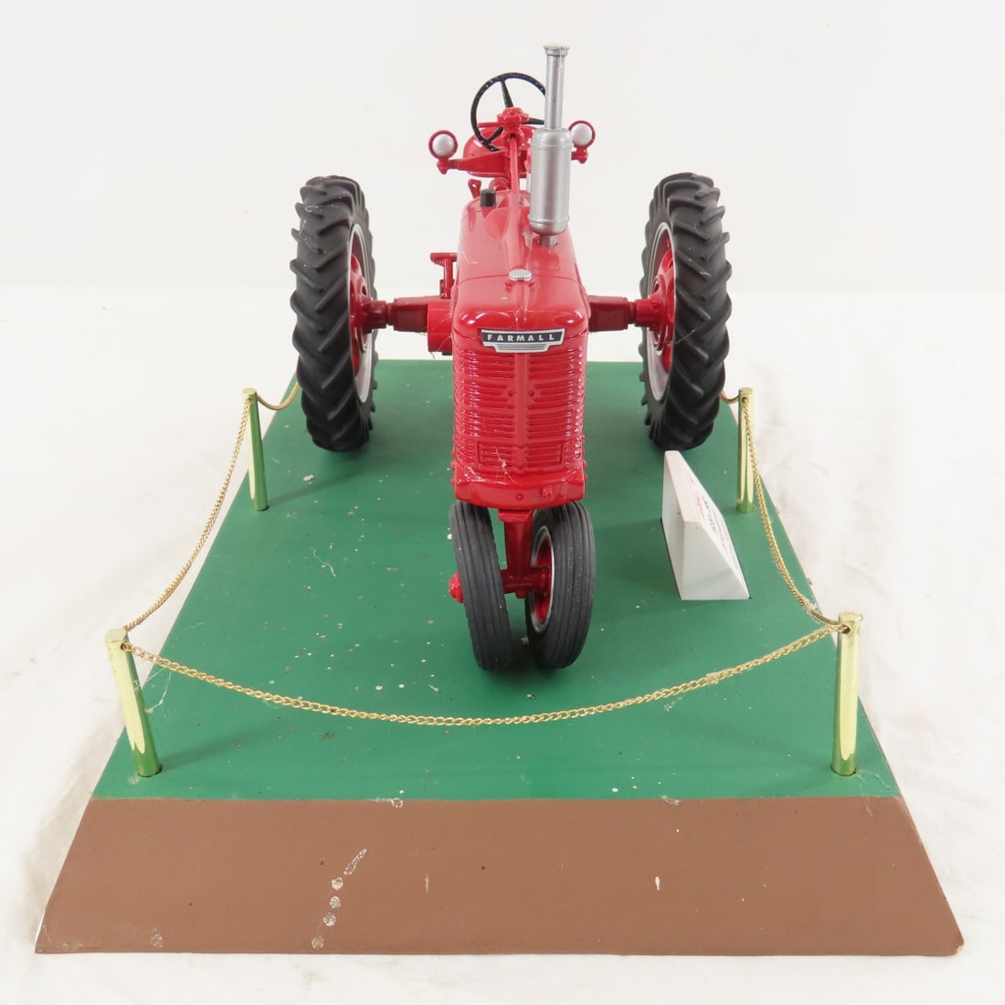 SpecCast McCormick-Deering Farmall M Best of Show - 8