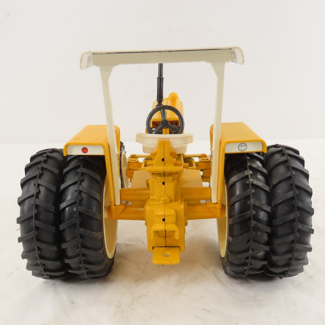 ERTL Minn-Moline G750 Tractor 1994 Toy Farmer - 4