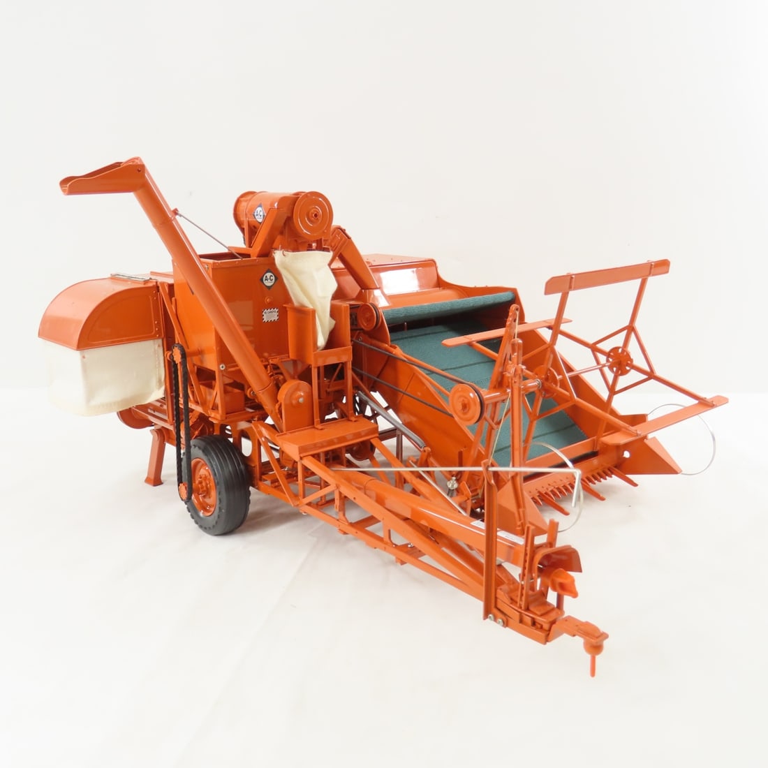 Franklin Mint Allis-Chalmers 60 All Crop Harvester - 7