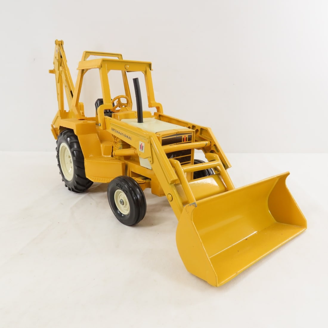 ERTL International Tractor, Loader & Back Hoe - 7