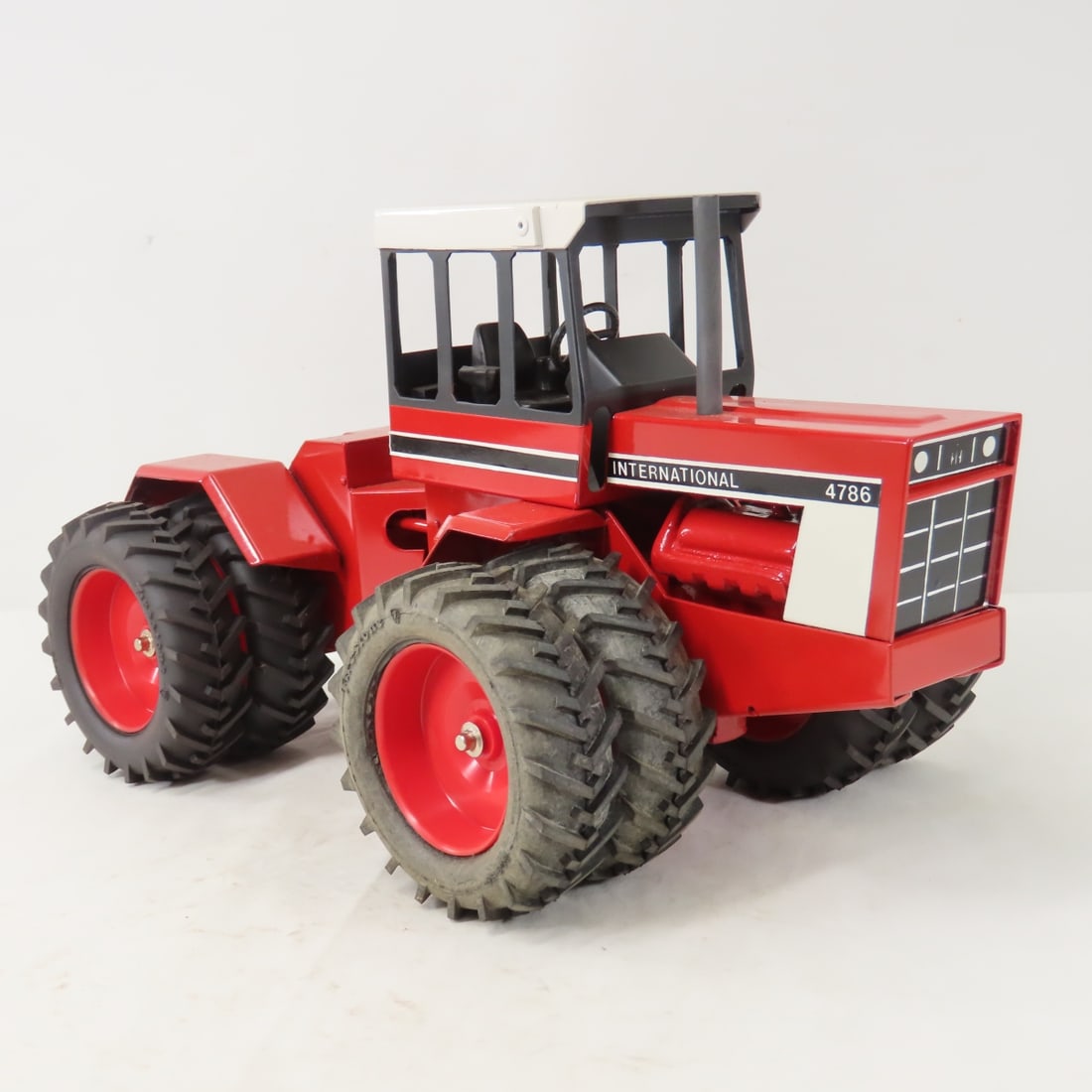 SD Custom International 4786 Articulated 4WD - 7
