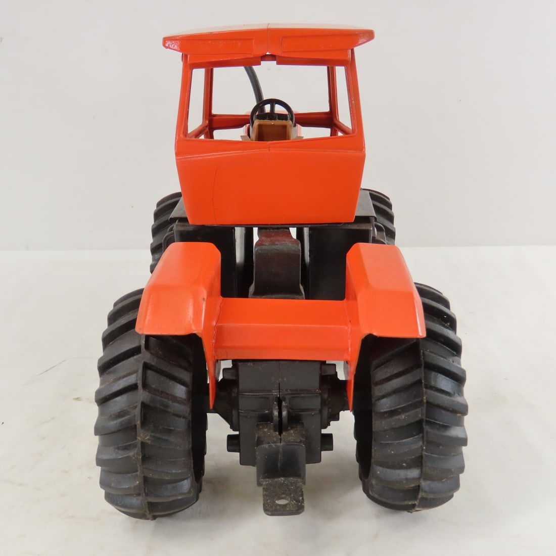 Ingenious Design Allis-Chalmers 4W-220 Tractor - 4