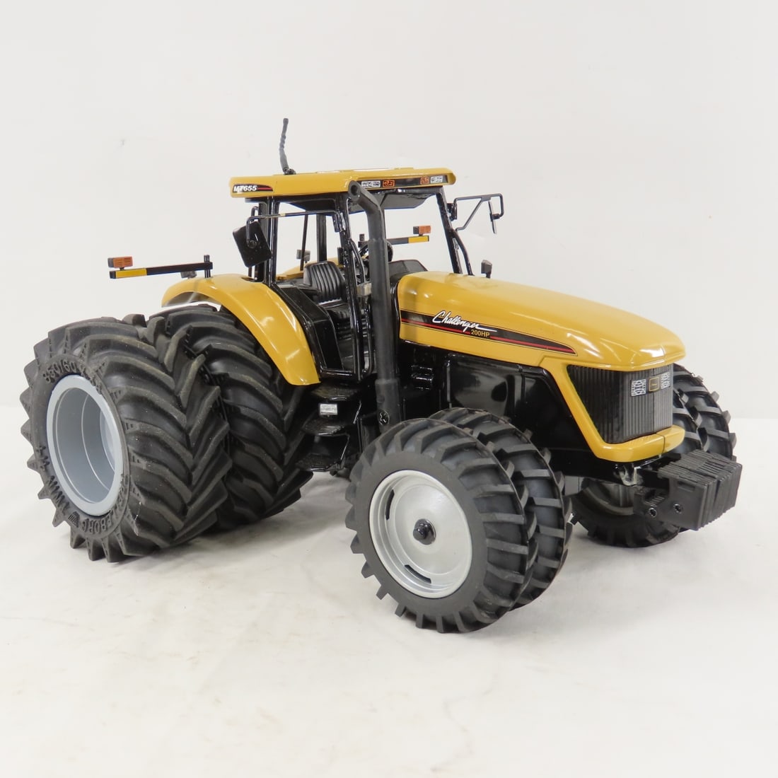 JLE AGCO MT655 Challenger 2003 Louisville Show - 7