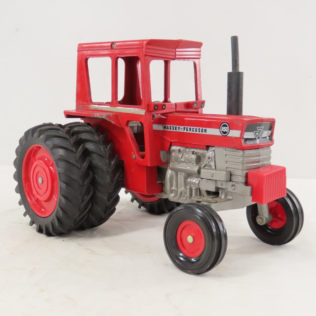 ERTL Massey-Ferguson 1150 Row Crop Tractor - 7