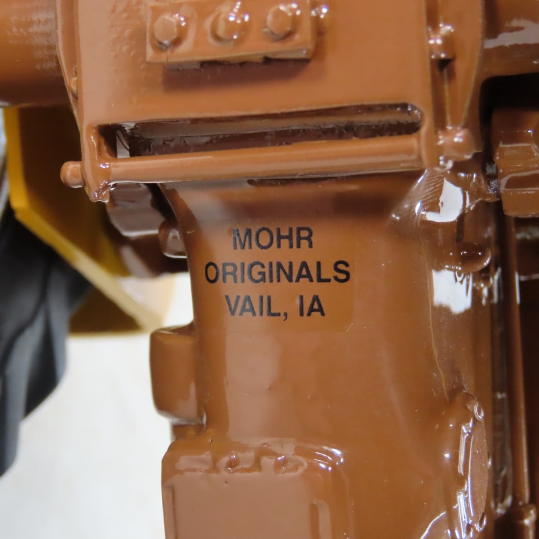 Mohr M-M Brown Belly G705 WF Tractor with Box - 10