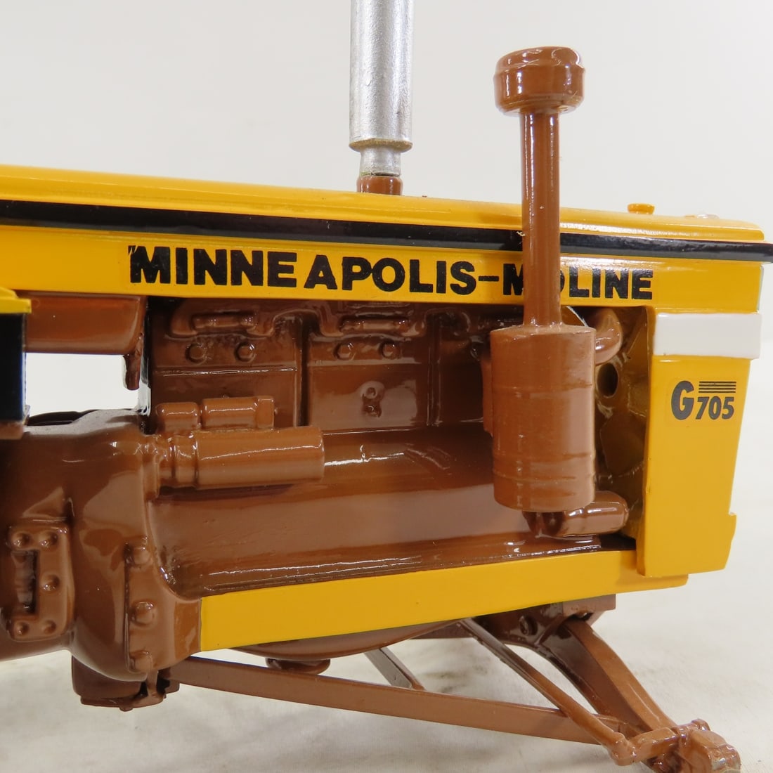 Mohr M-M Brown Belly G705 WF Tractor with Box - 11