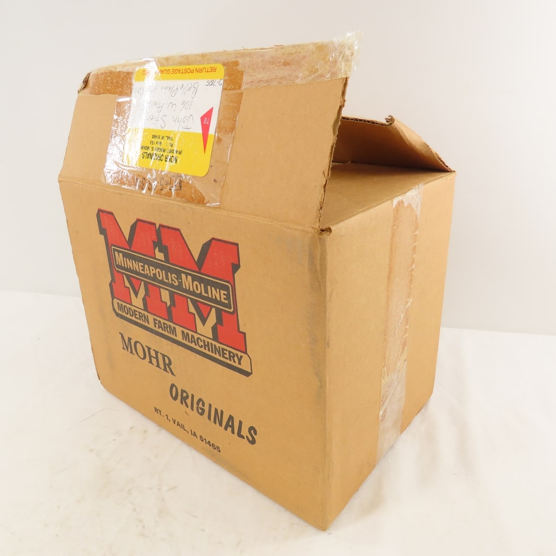 Mohr M-M Brown Belly G705 WF Tractor with Box - 18