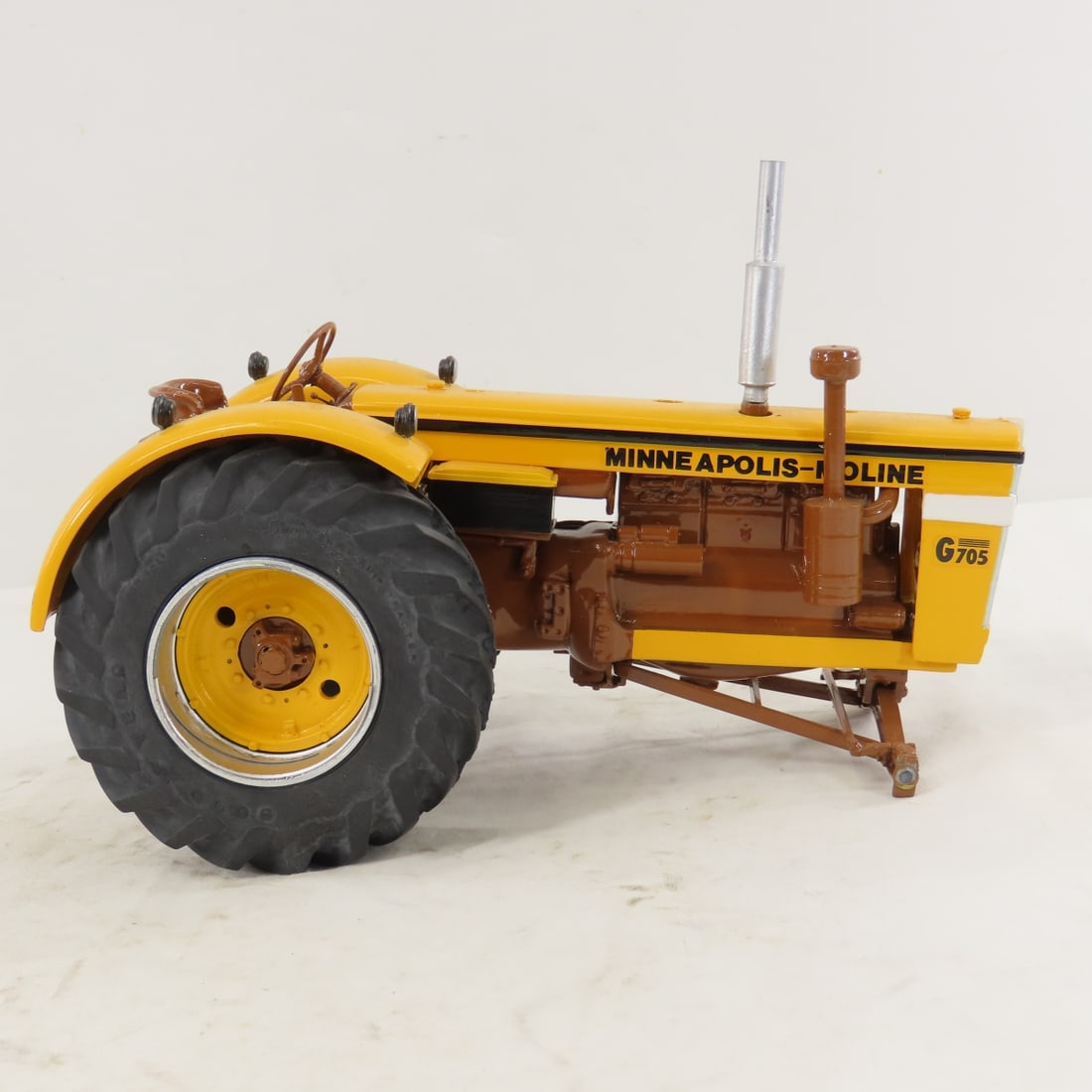 Mohr M-M Brown Belly G705 WF Tractor with Box - 6