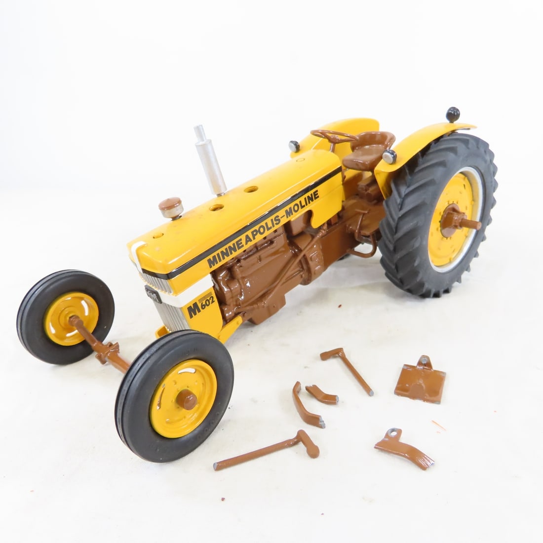Mohr M-M Brown Belly M602 Tractor -damaged - 2