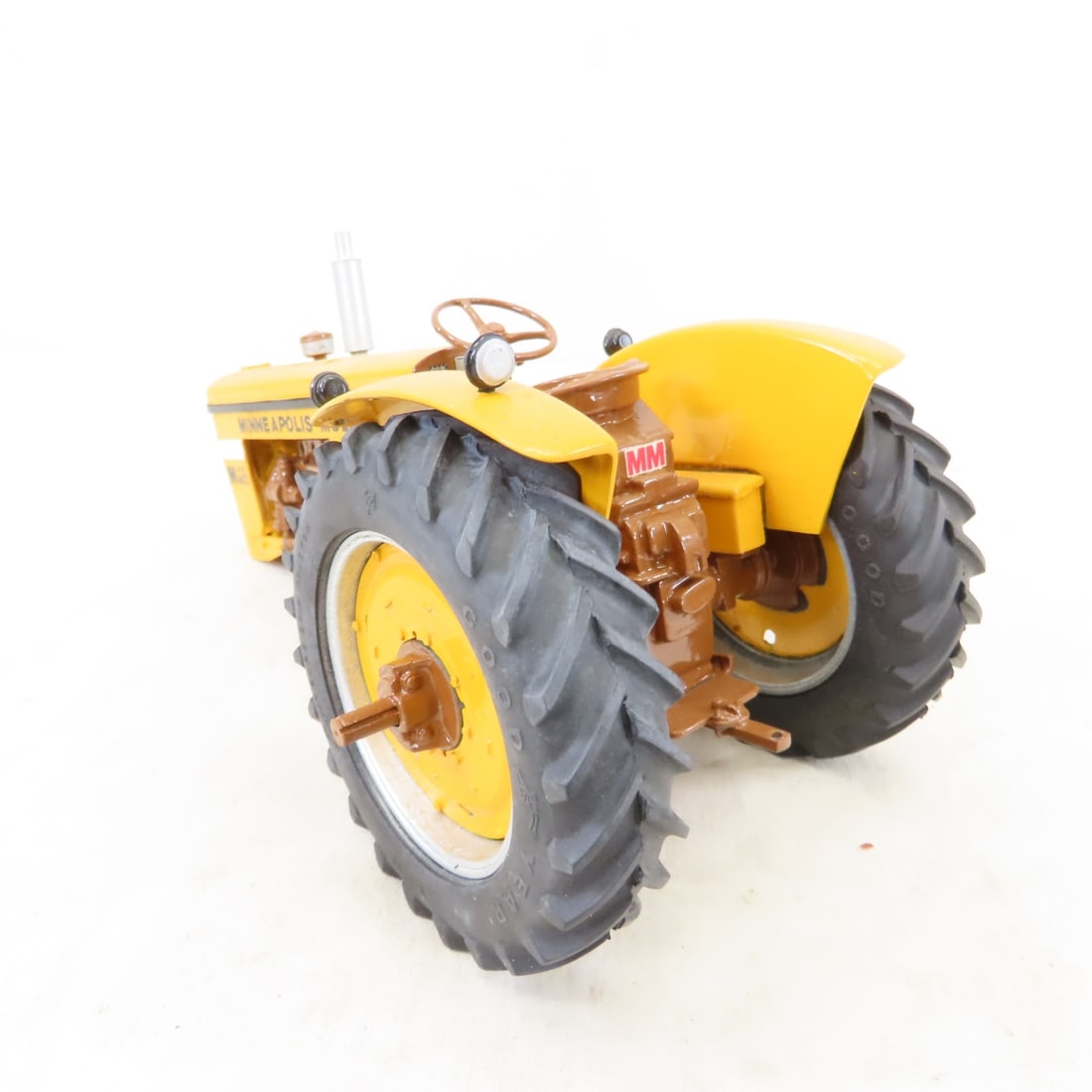 Mohr M-M Brown Belly M602 Tractor -damaged - 4