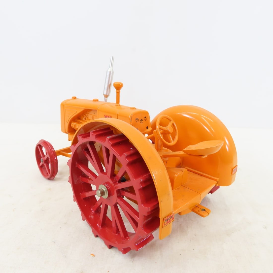 Minneapolis- Moline UTS Tractor LE 50/1500 - 3