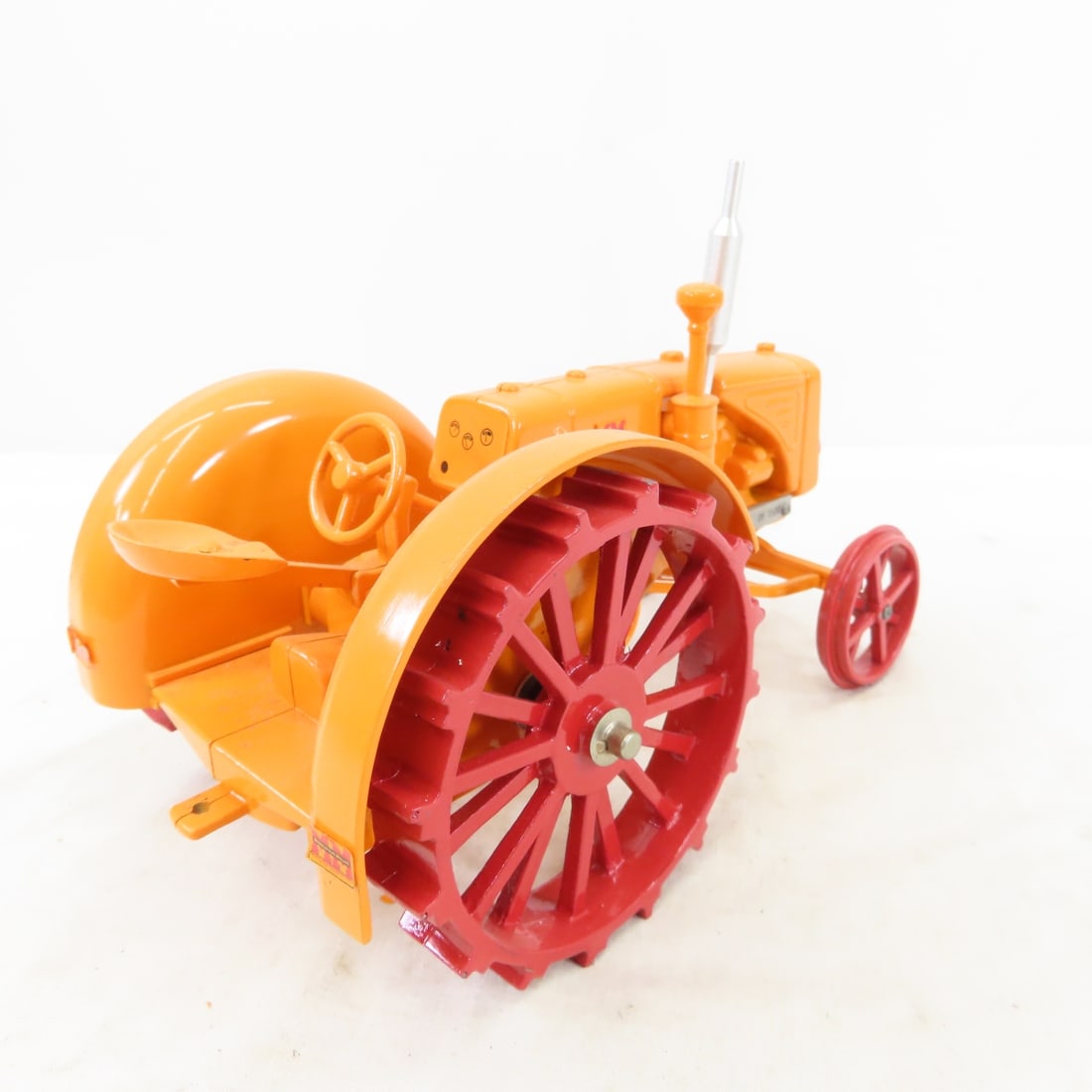 Minneapolis- Moline UTS Tractor LE 50/1500 - 5