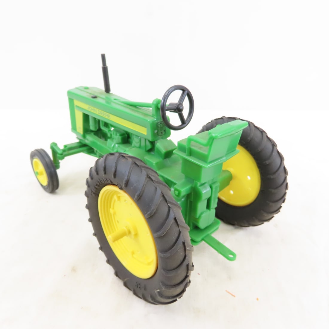 STANDI Toys John Deere 520 Row Crop Tractor - 3