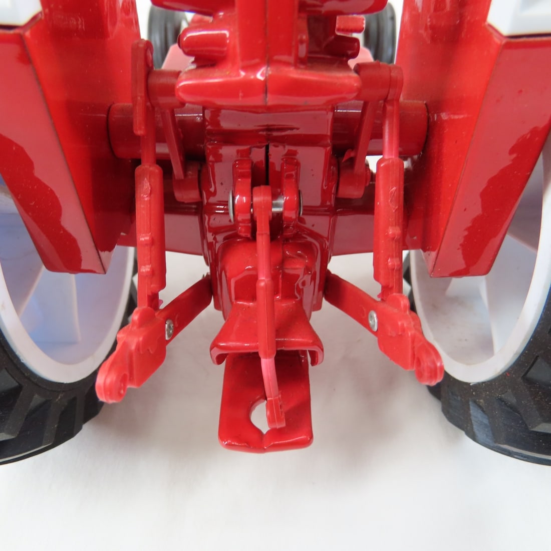 Scale Models White Oliver 1855 WF Tractor - 14