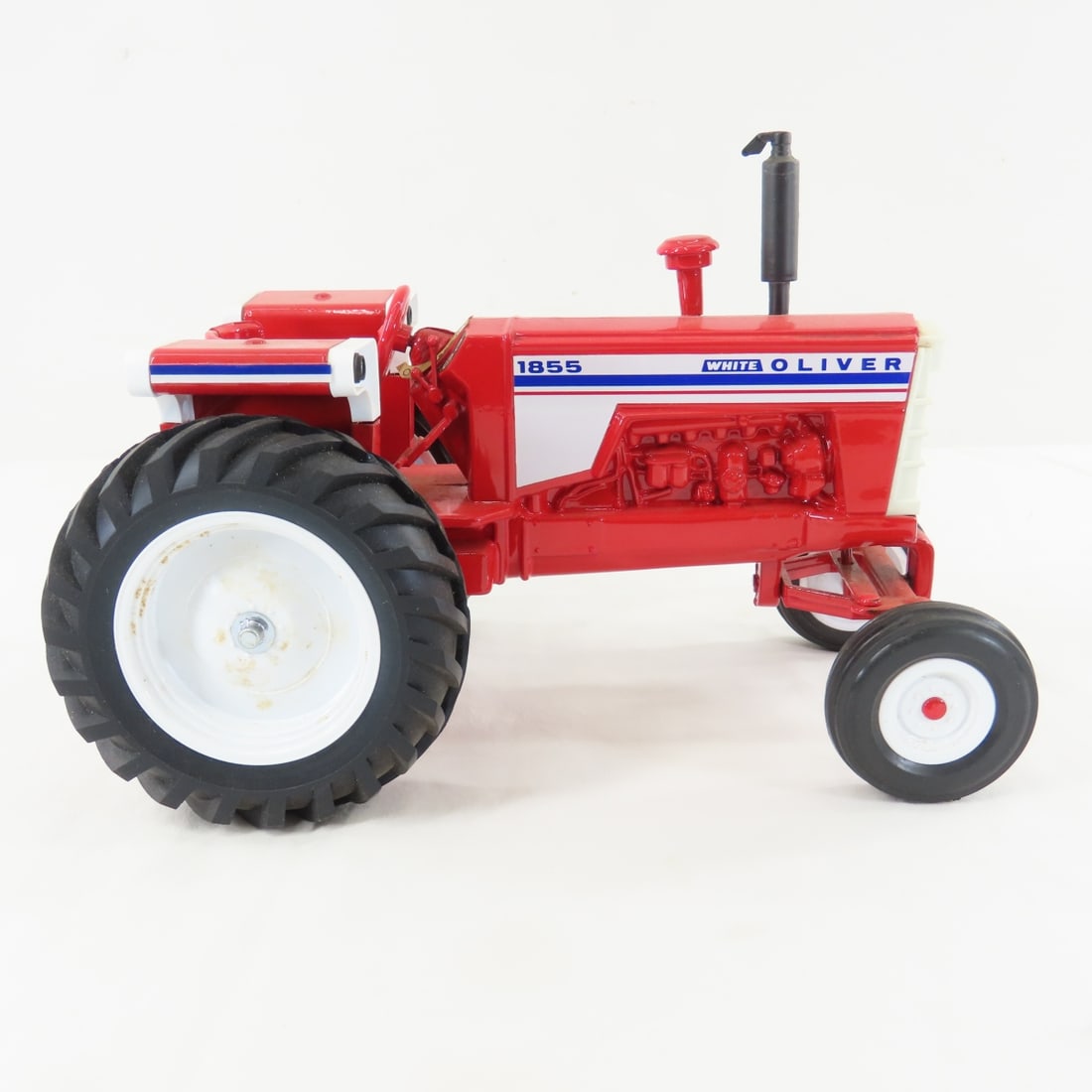 Scale Models White Oliver 1855 WF Tractor - 6