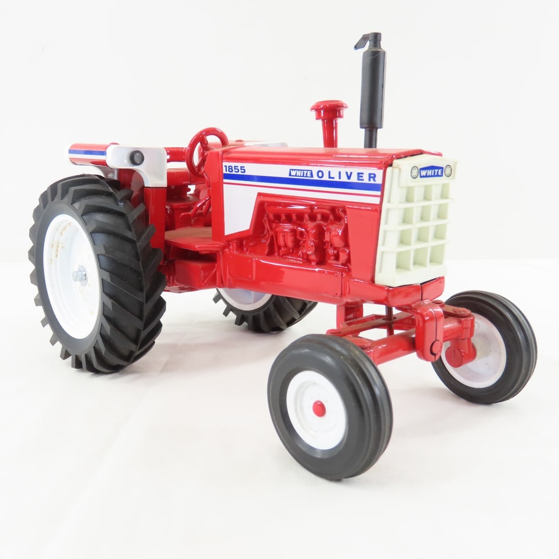 Scale Models White Oliver 1855 WF Tractor - 7