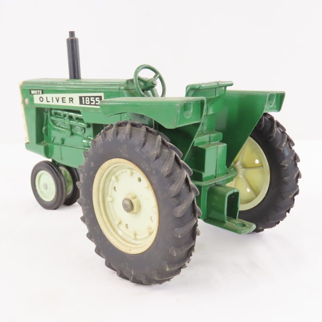 ERTL White Oliver 1855 NF Tractor - 3