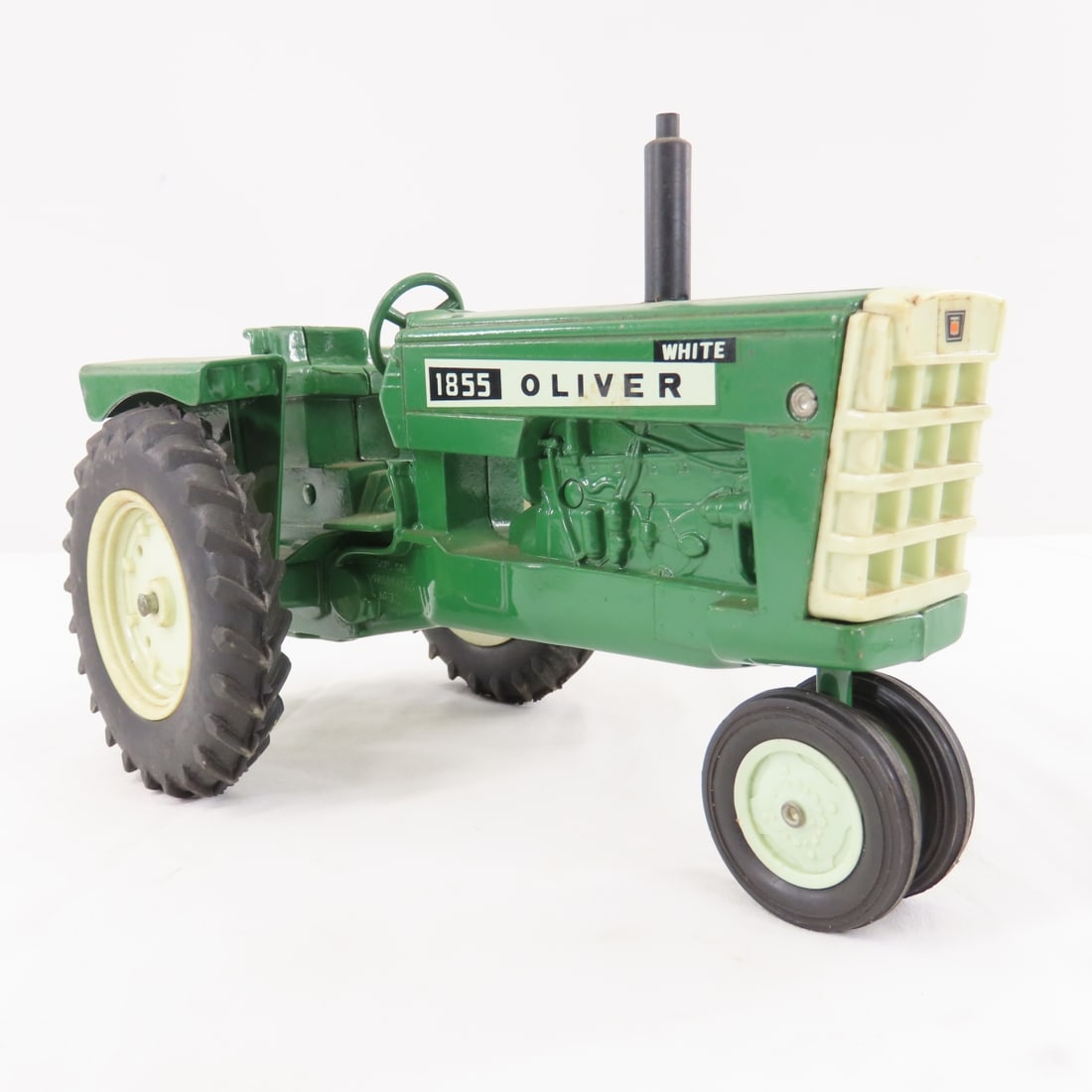 ERTL White Oliver 1855 NF Tractor - 7
