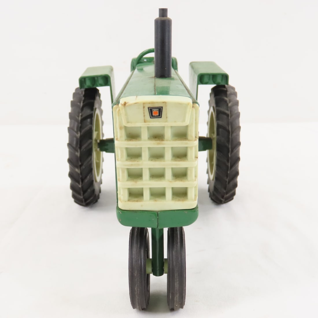 ERTL White Oliver 1855 NF Tractor - 8
