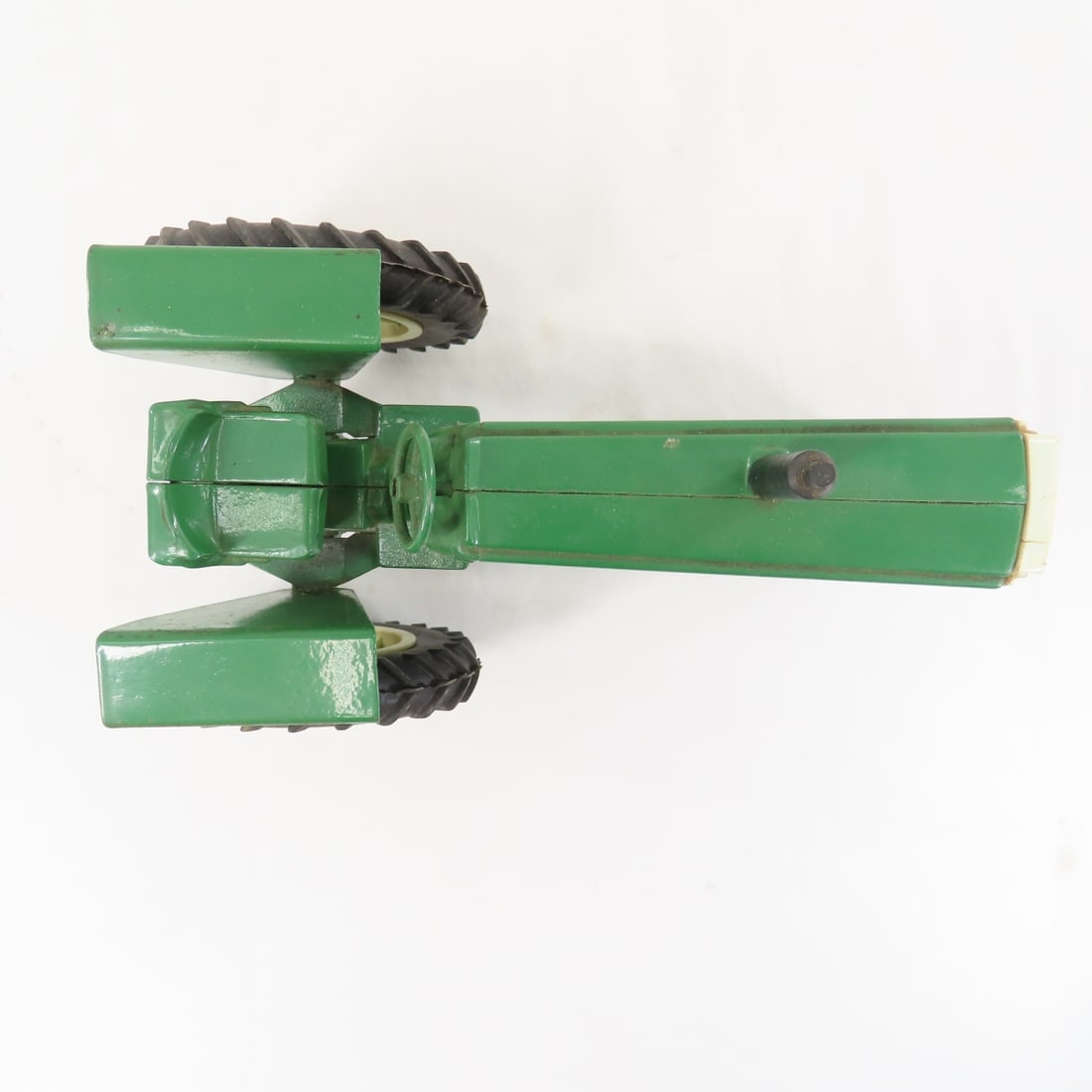 ERTL White Oliver 1855 NF Tractor - 9