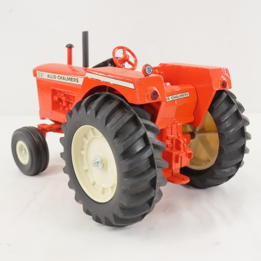 Custom Allis-Chalmers D21 Diesel Turbo Series II - 3