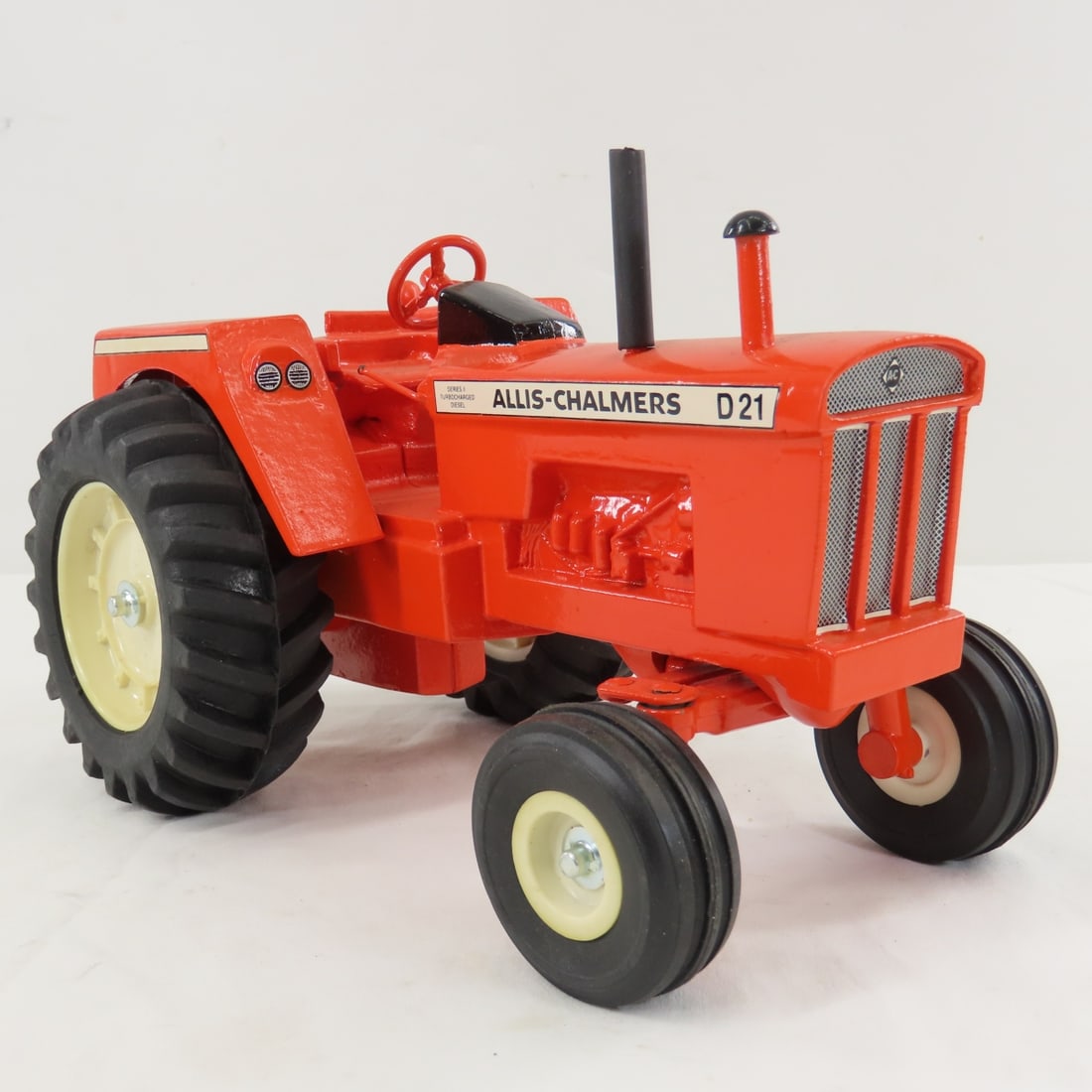 Custom Allis-Chalmers D21 Diesel Turbo Series II - 7