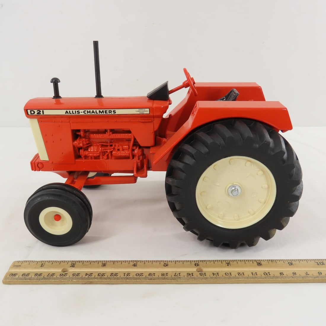 ERTL Allis-Chalmers D21 Diesel Turbo Series II - 2