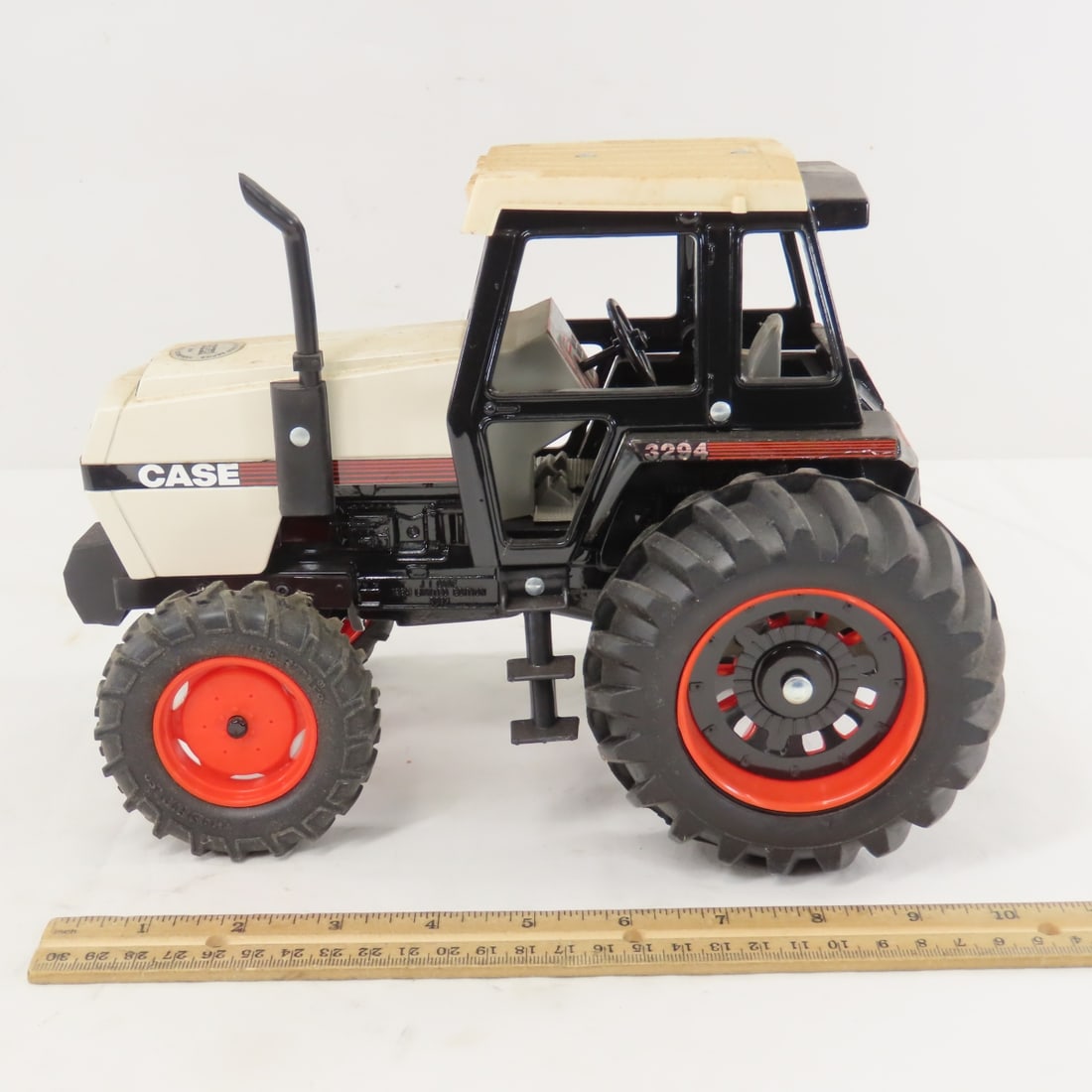 ERTL 1984 CASE 3294 Collectors Series LE Tractor - 2