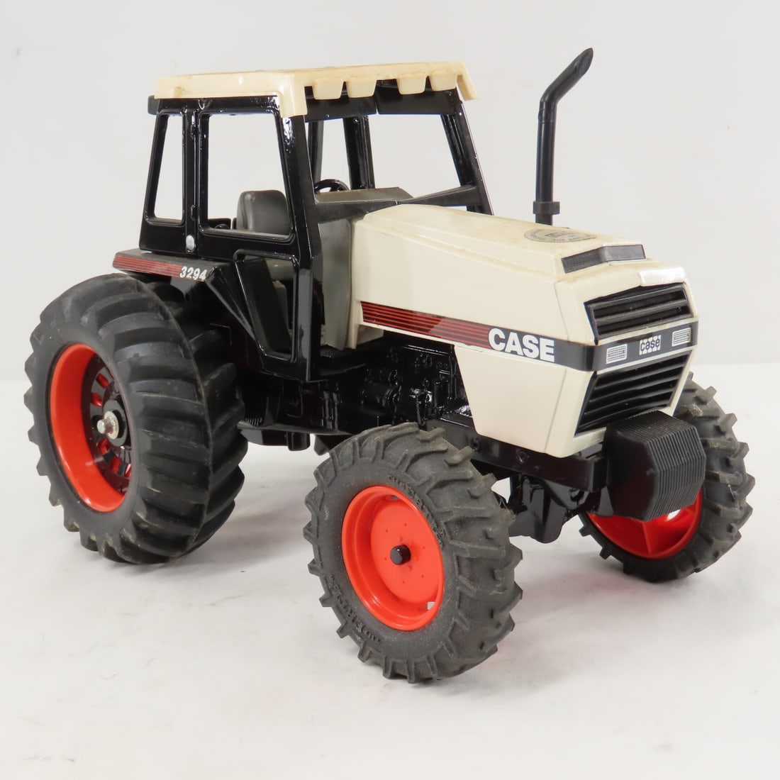 ERTL 1984 CASE 3294 Collectors Series LE Tractor - 7