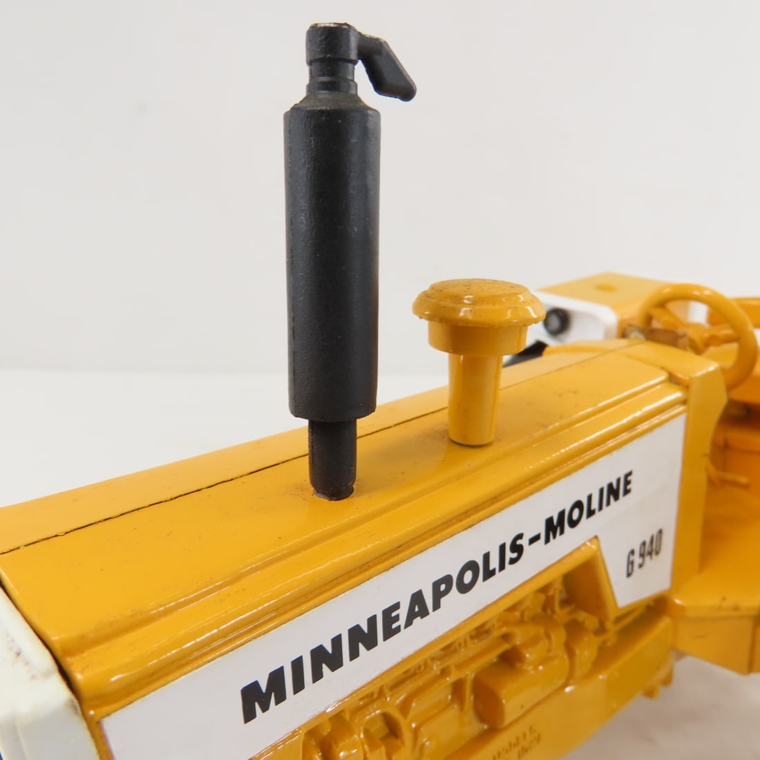 Scale Models Minneapolis-Moline G940 WF Tractor - 16