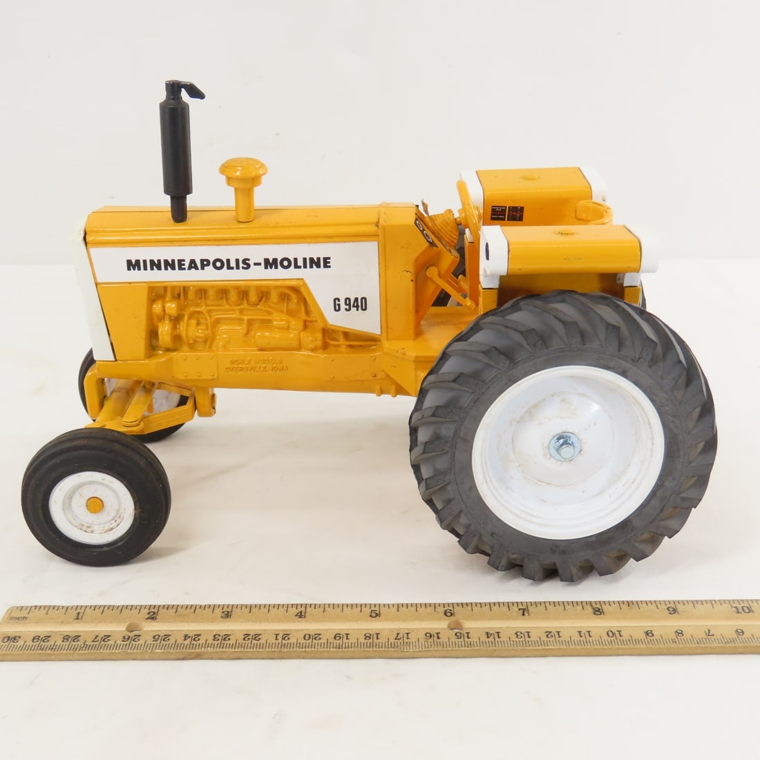 Scale Models Minneapolis-Moline G940 WF Tractor - 2