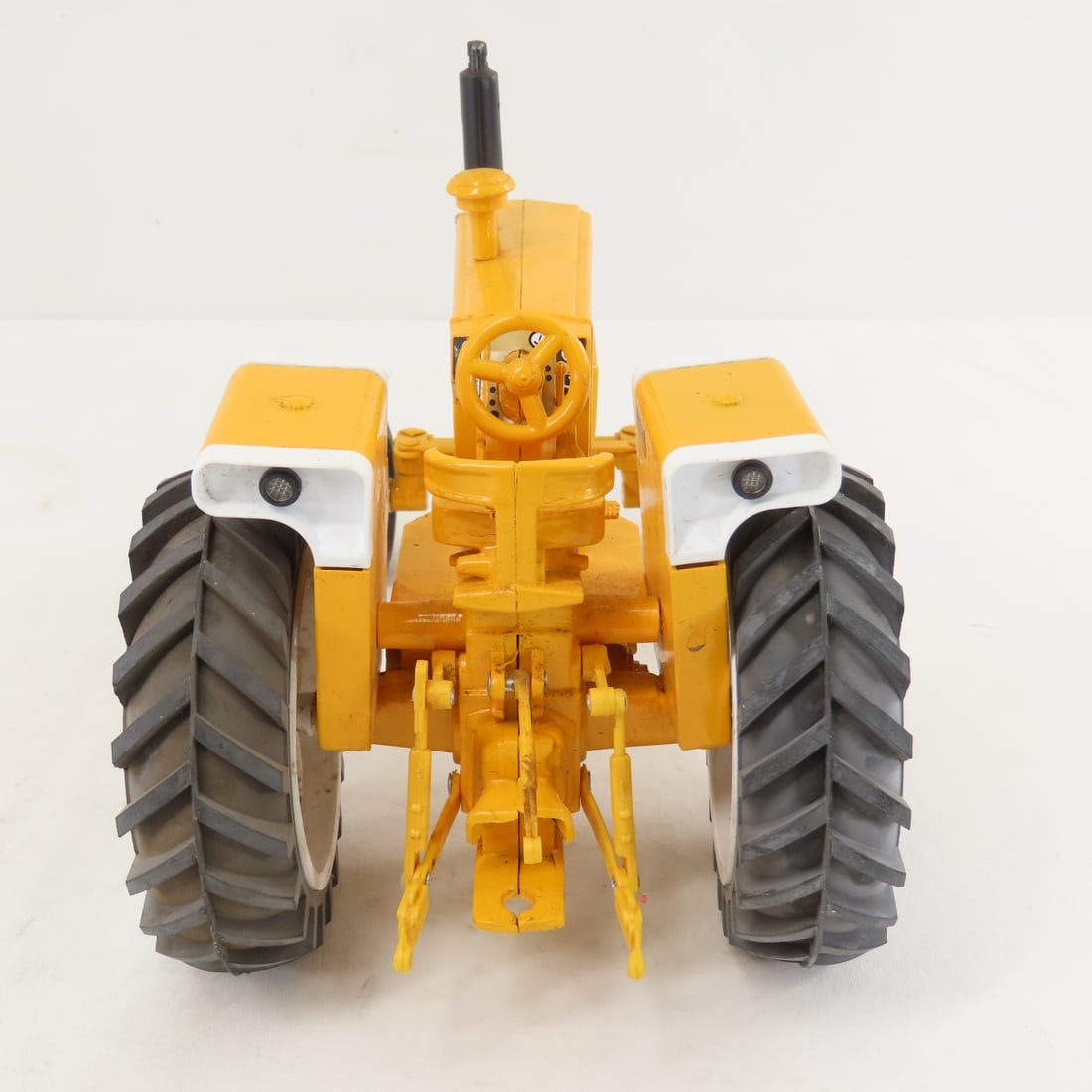 Scale Models Minneapolis-Moline G940 WF Tractor - 4