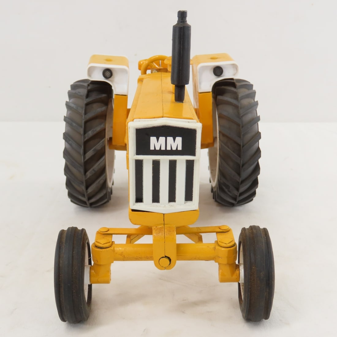 Scale Models Minneapolis-Moline G940 WF Tractor - 8