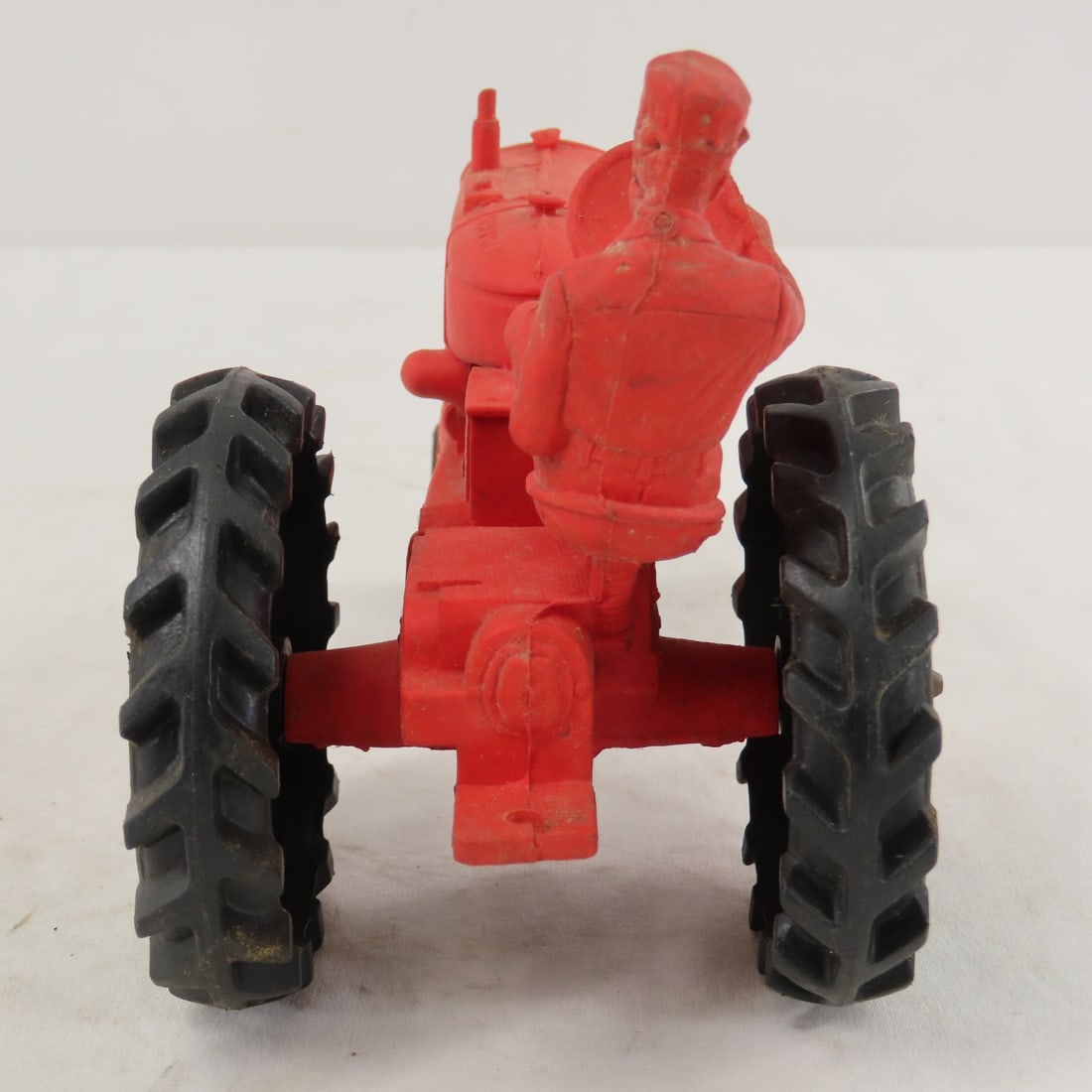 2 Auburn 572 Rubber Tractors with Drivers - 4