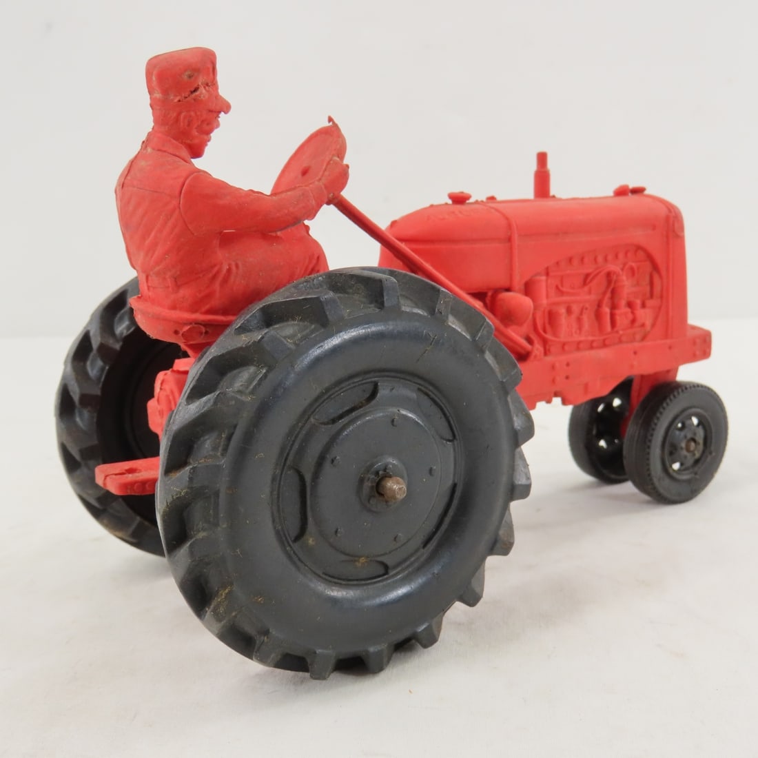 2 Auburn 572 Rubber Tractors with Drivers - 5