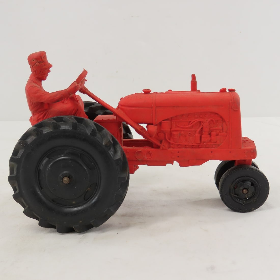 2 Auburn 572 Rubber Tractors with Drivers - 6