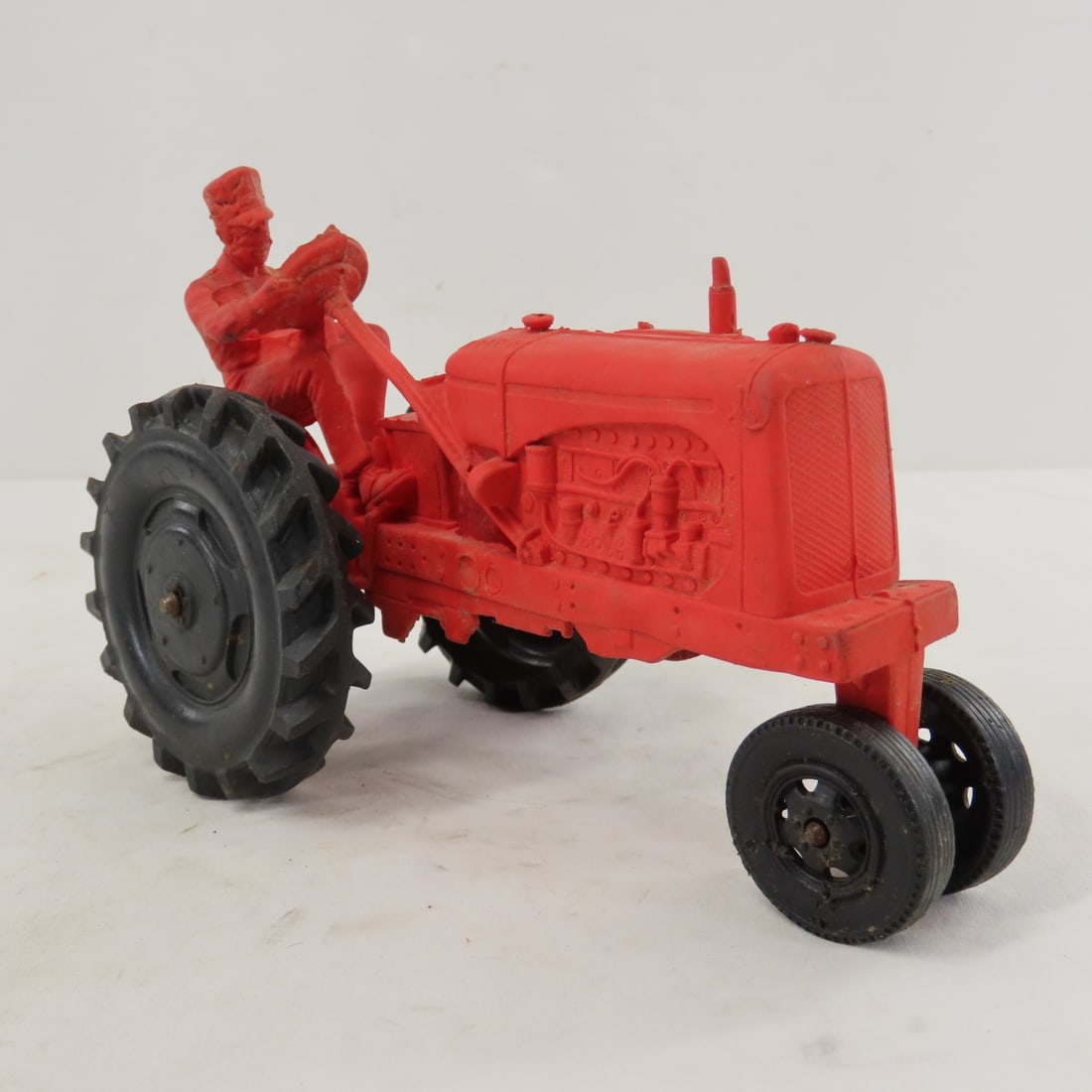 2 Auburn 572 Rubber Tractors with Drivers - 7