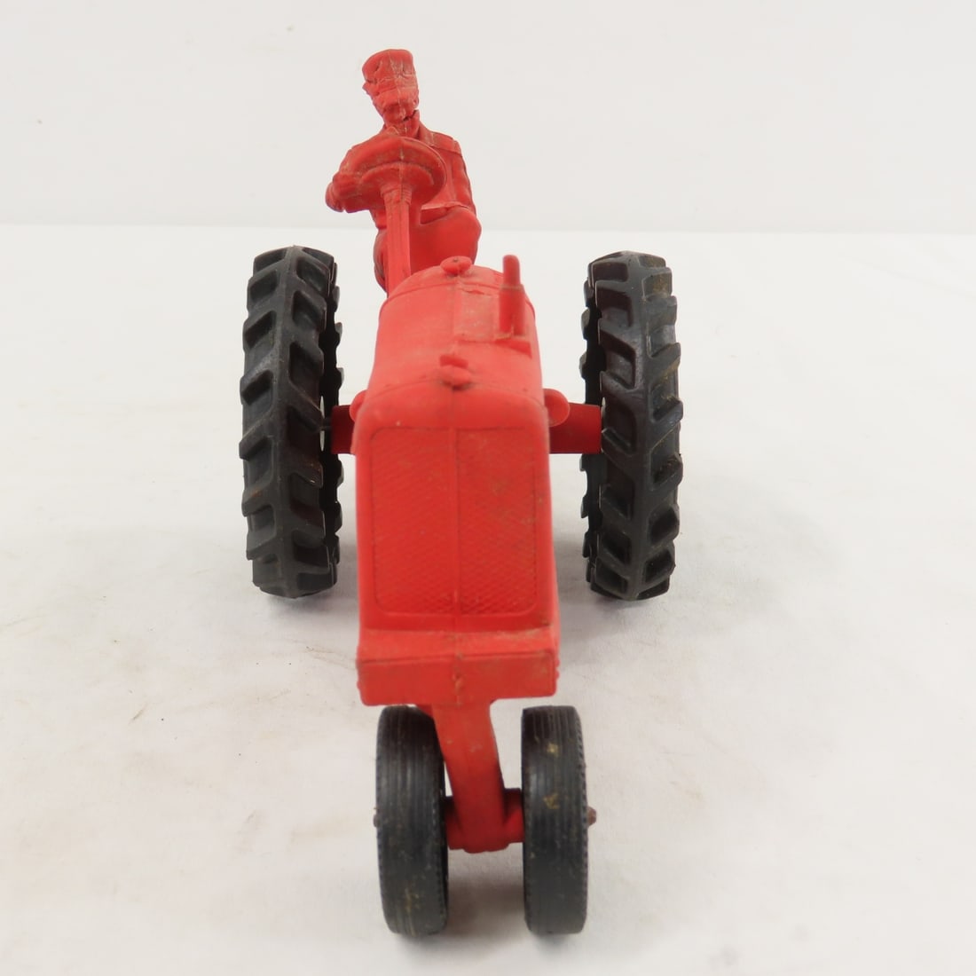 2 Auburn 572 Rubber Tractors with Drivers - 8