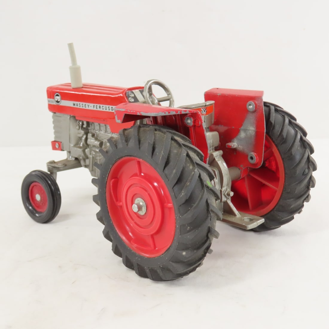 ERTL Massey-Ferguson 175 Diesel WF Tractor - 3